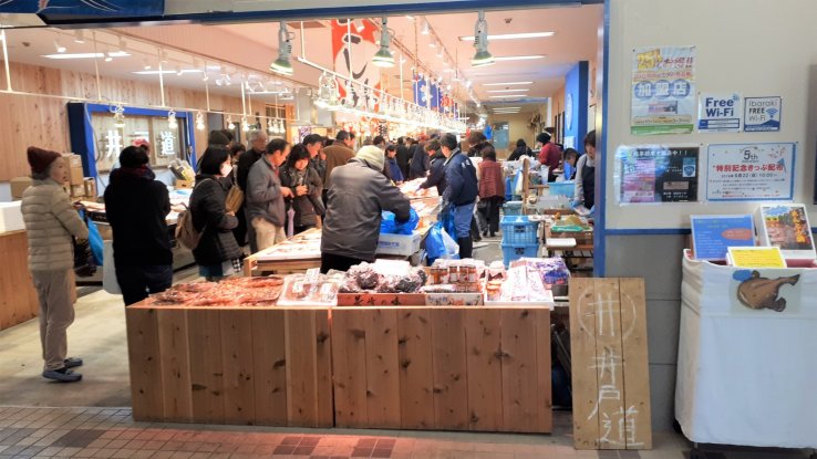 Fishmongers galore inside