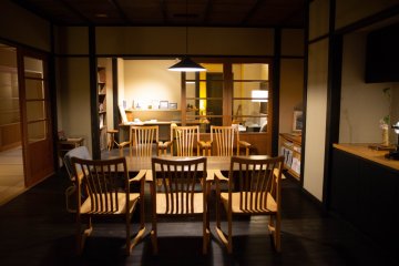 Lounge and study area at Satoumitei