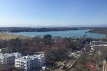 View of the lake and Mt. Fuji from the ferris wheel.