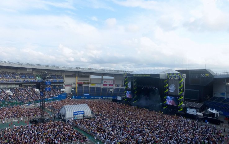 Summer Sonic Main Stage 2015: Zedd Performing from Afar