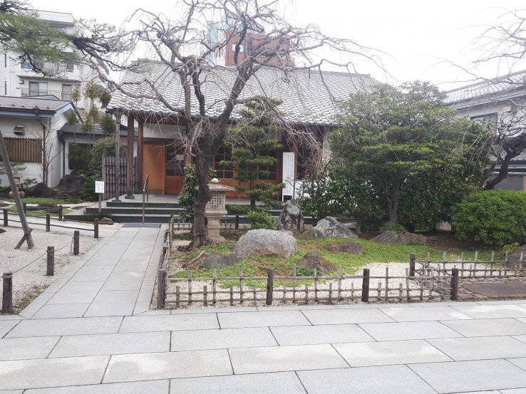 Neatly maintained grounds