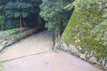 The slope toward Hikone Castle