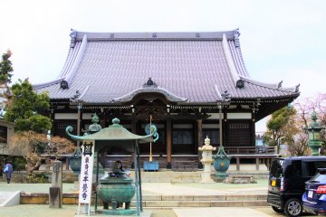The main temple building 