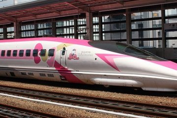 Hello Kitty Shinkansen