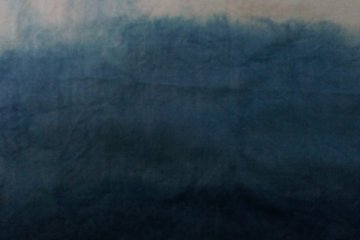 Semakin sering digunakan untuk mencelup kain, warna yang dihasilkan di kain tidak akan segelap kain-kain sebelumnya.