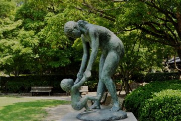 The park is located across the road from Fukuyama Station, which makes it very convenient for tourists.