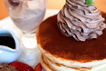 <p>Banana Chocolate Pancakes</p>