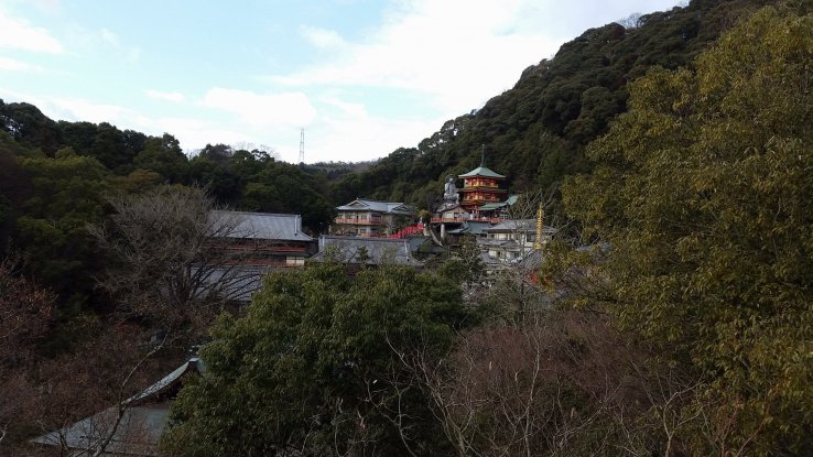 Gyokuzoin Temple which offers overnight lodgings and vegan food