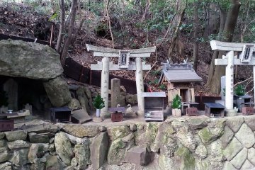 Small shrine on the trail up to Shigisan Castle