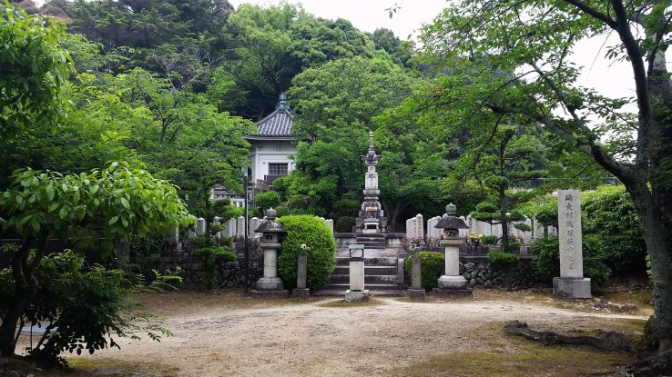 A small hall built to hold important scrolls.