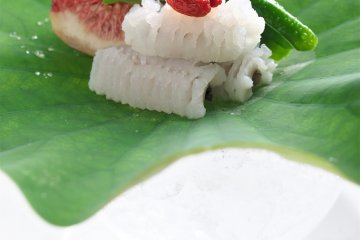If you are visiting Awaji Island, drop in to Awami and experience nature’s harvest, and take a piece of Japan with you.