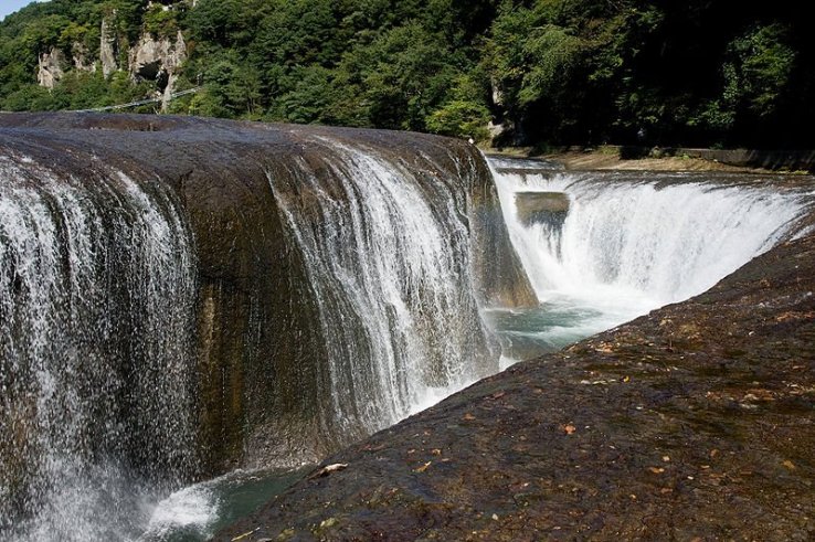 This is one stunning waterfall!