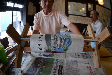 <p>Rolling the lantern to find any errors</p>