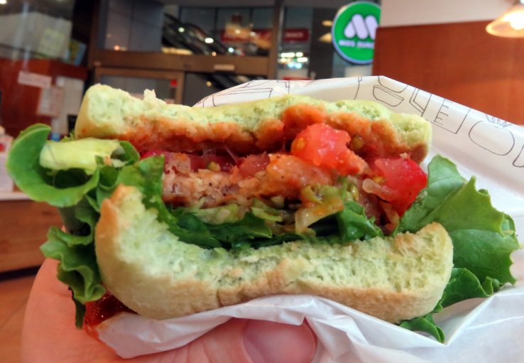 Bagian dalam Green Burger MOS.