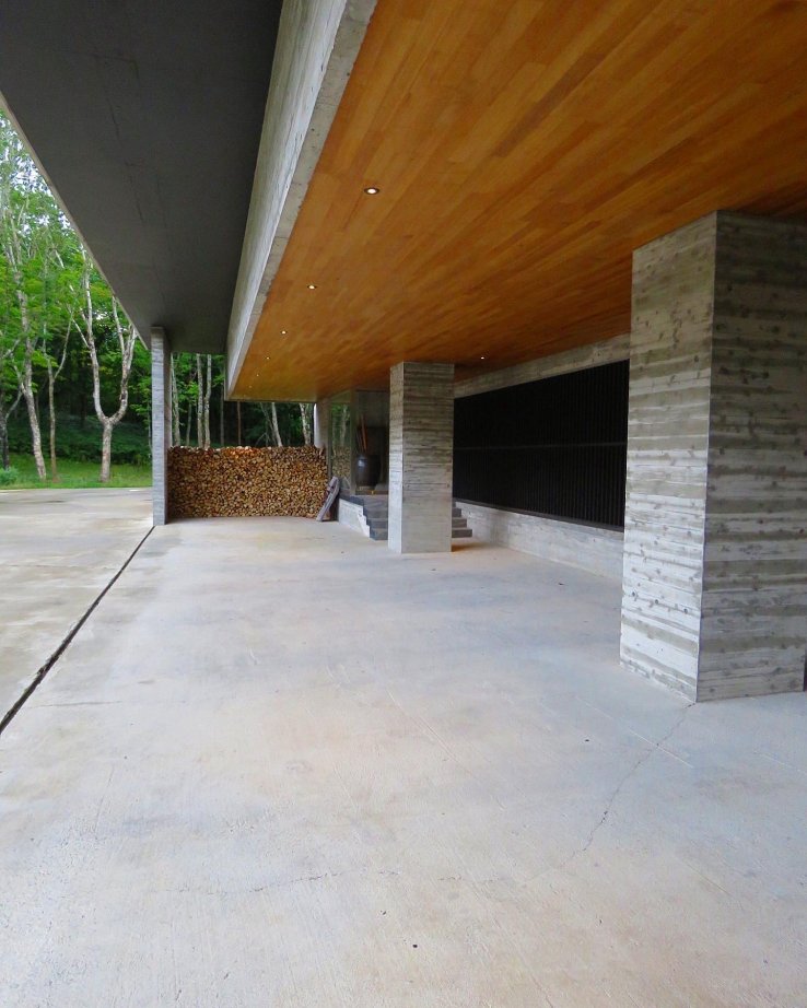 Ryokan entrance - stunning minimalist design