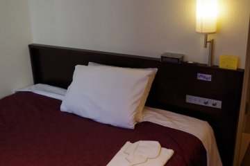 <p>Single room of Hotel ibis Styles Kyoto Station which is located just outside Hachijo Exit of JR Kyoto Station</p>