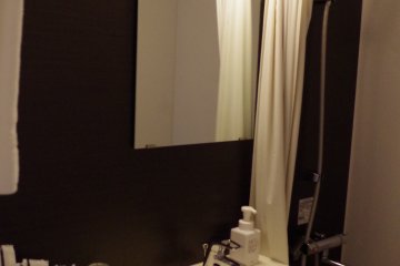 <p>Bathroom of Hotel ibis Styles Kyoto Station outside Hachijo Exit of JR Kyoto Station</p>
