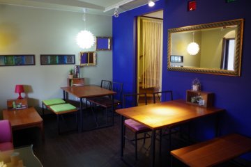 <p>Ground floor&nbsp;common area</p>