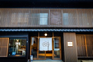 The Ohta family has made udon here for a century