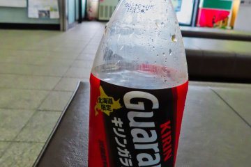 Hokkaido Guarana Wild Berries soft drink