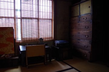 <p>Reading table in the sleeping area</p>