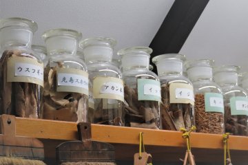 The use of chemicals dulled its original appeal of Bingata dyes, one that we are discovering with natural dyes.  It is cleaning the mirror, we can finally see face to face what was once dimmed.