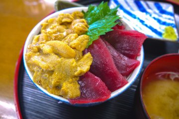 Maguro-don with uni sea urchin