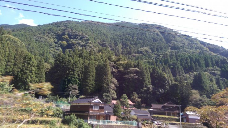  Hita's mountain backdrop 