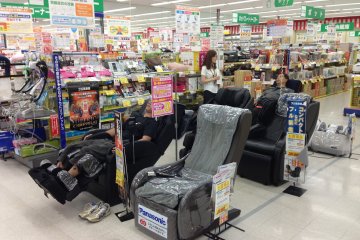 <p>Like every other section of Yamada, even the massage chair area has a salesperson to answer customer questions</p>