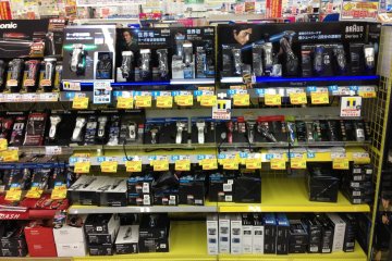 <p>German consumer product brand Braun seems to have boxed out Panasonic with the most prominant display of electric shavers</p>
