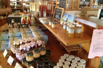 Jams, curry, and sauces