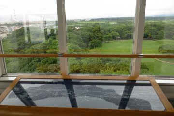 Explanatory guides on each of the four sides of the tower point out important landmarks