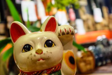 <p>La d&eacute;coration de Ryōgoku est simple et traditionnelle. Sans compter la nourriture d&eacute;licieuse, il est l'un des restaurants les plus accueillants de la r&eacute;gion</p>
