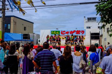 The hip-hop dance groups of all ages were very popular with the crowd