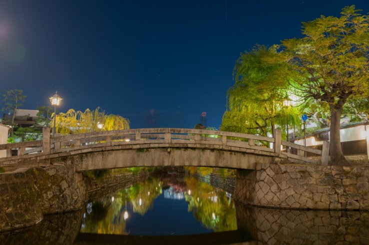 Nakabashi Bridge is in the center of the Bikan Historical Quarter