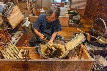 Japanese candle-making techniques have been passed down from the family to Mr. Taro Omori, 6th generation craftsman of Omori shop