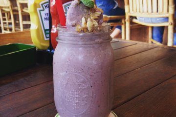 My favorite smoothie is the açaí berry!