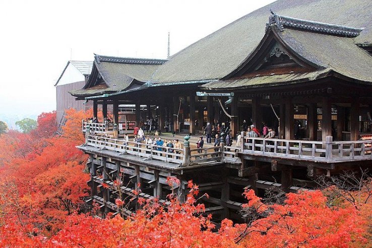 Kiyomizu burns bright in autumn