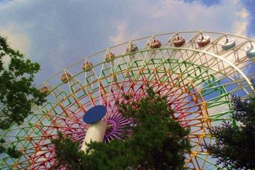<p>Nice and comfortable ride to have a break from screams!</p>
