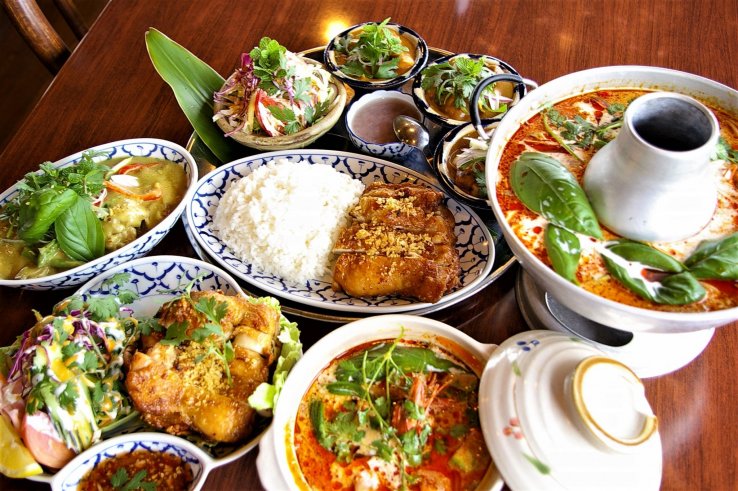 The Five wise chefs from Thailand continue to amaze us with their authentic and delicate pork and chicken curries, followed by desserts like the Mango Forest or Matcha Ice Cream with Red Beans