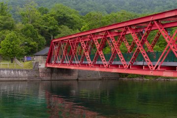 The red of the bridge gave a nice contrast to the surrounding blue and green colours