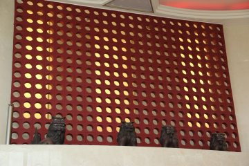 <p>Ryukyuan tile red and brown is a common color scheme at the Grand Mer Resort</p>