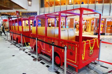 The Bunbun Train made in Italy runs on weekends and holidays from 11am to 5pm