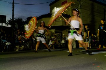 These dances were less traditional and made use of other props, like ribbons and parasols.