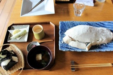The lunch offers an exciting moment to open the salt-made container.
