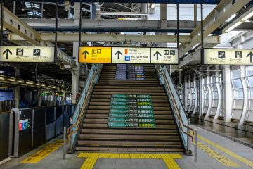 The station is easy to navigate with clear signage and wide walkways