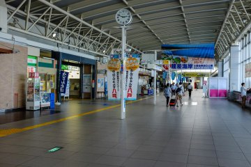 JR East Hachinohe is a pleasant station to visit and an easy one to navigate