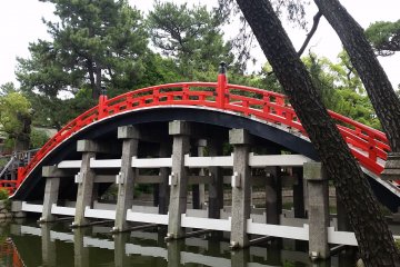 The iconic Taiko-bashi