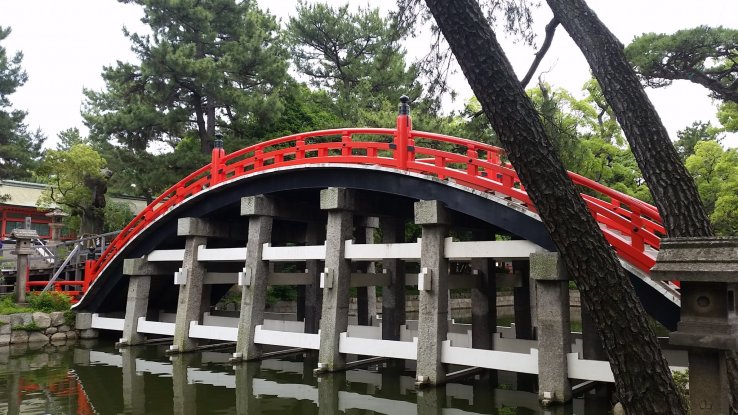 The iconic Taiko-bashi