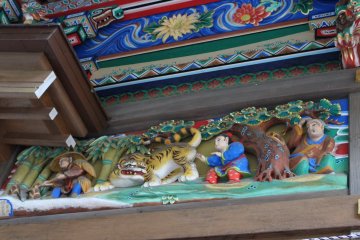 The carvings on the transom tell 24 stories of Confuscian belief. 